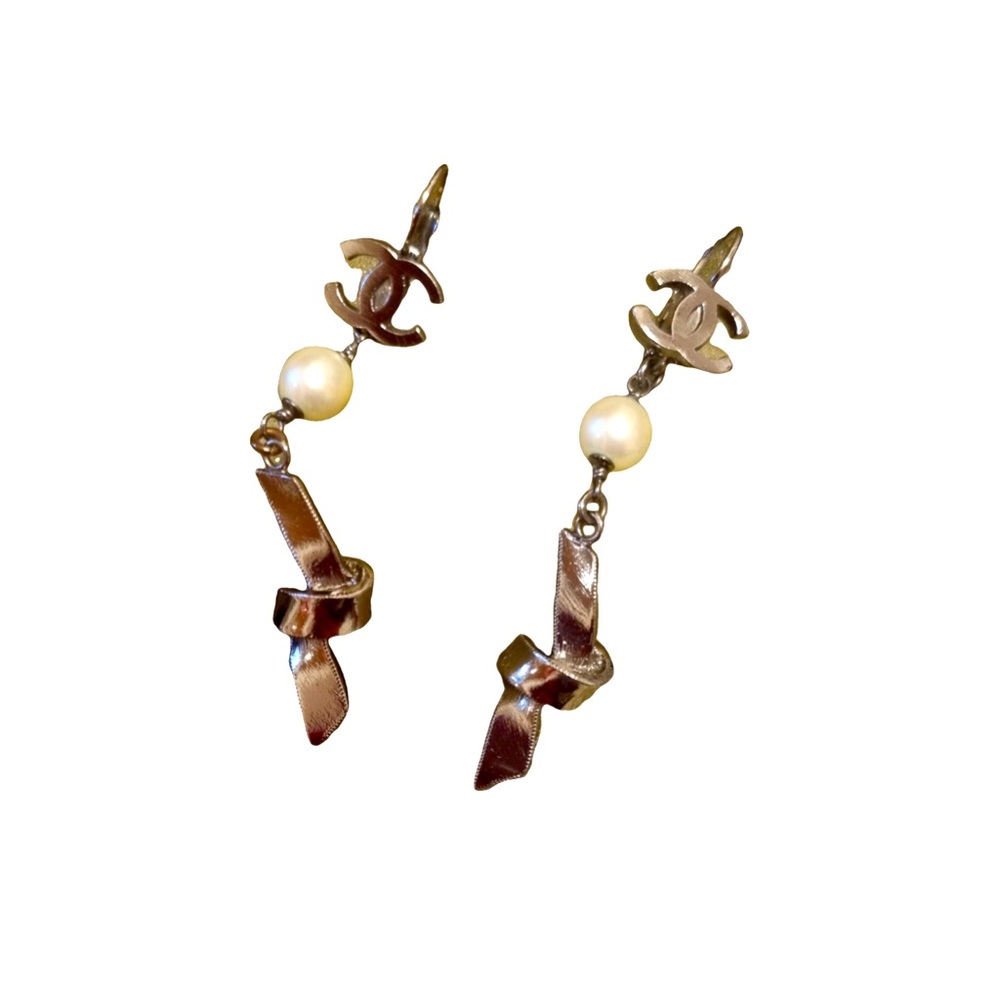 Chanel Coco CC Logo Ribbon Faux Pearl Drop Dangle Earrings Chrome Silver 05A